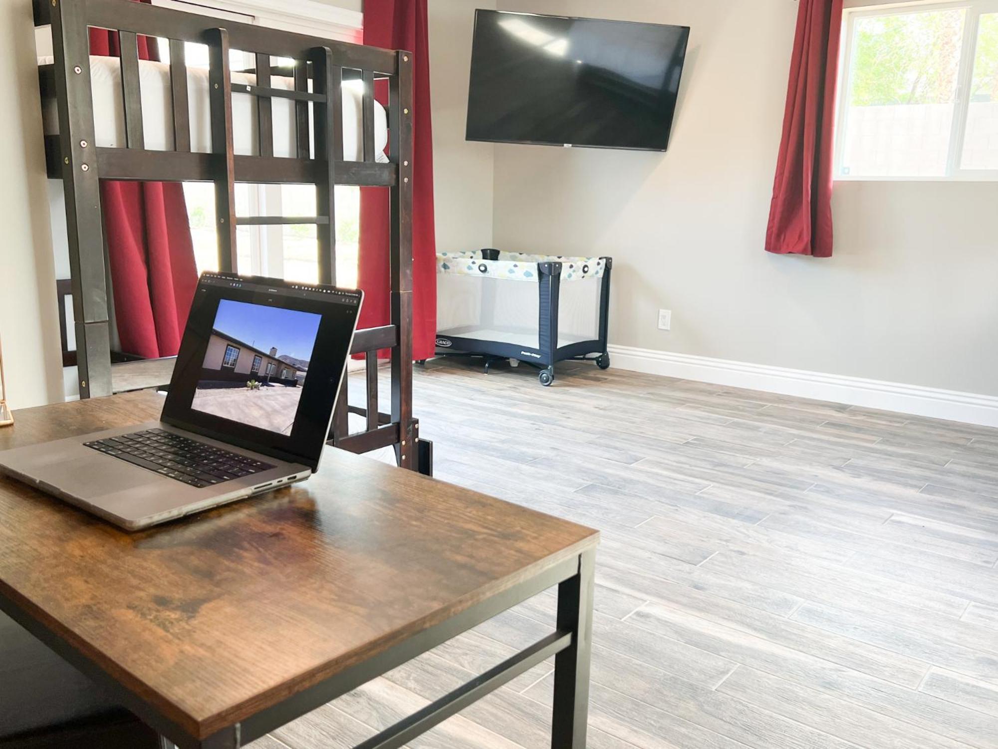 Lux Private Home - Pool, Billiards, 8 Smart Tvs, Board Games, Cotton Bedding - The Stone Sanctuary At Mccullough Hills Trailhead Λας Βέγκας Εξωτερικό φωτογραφία