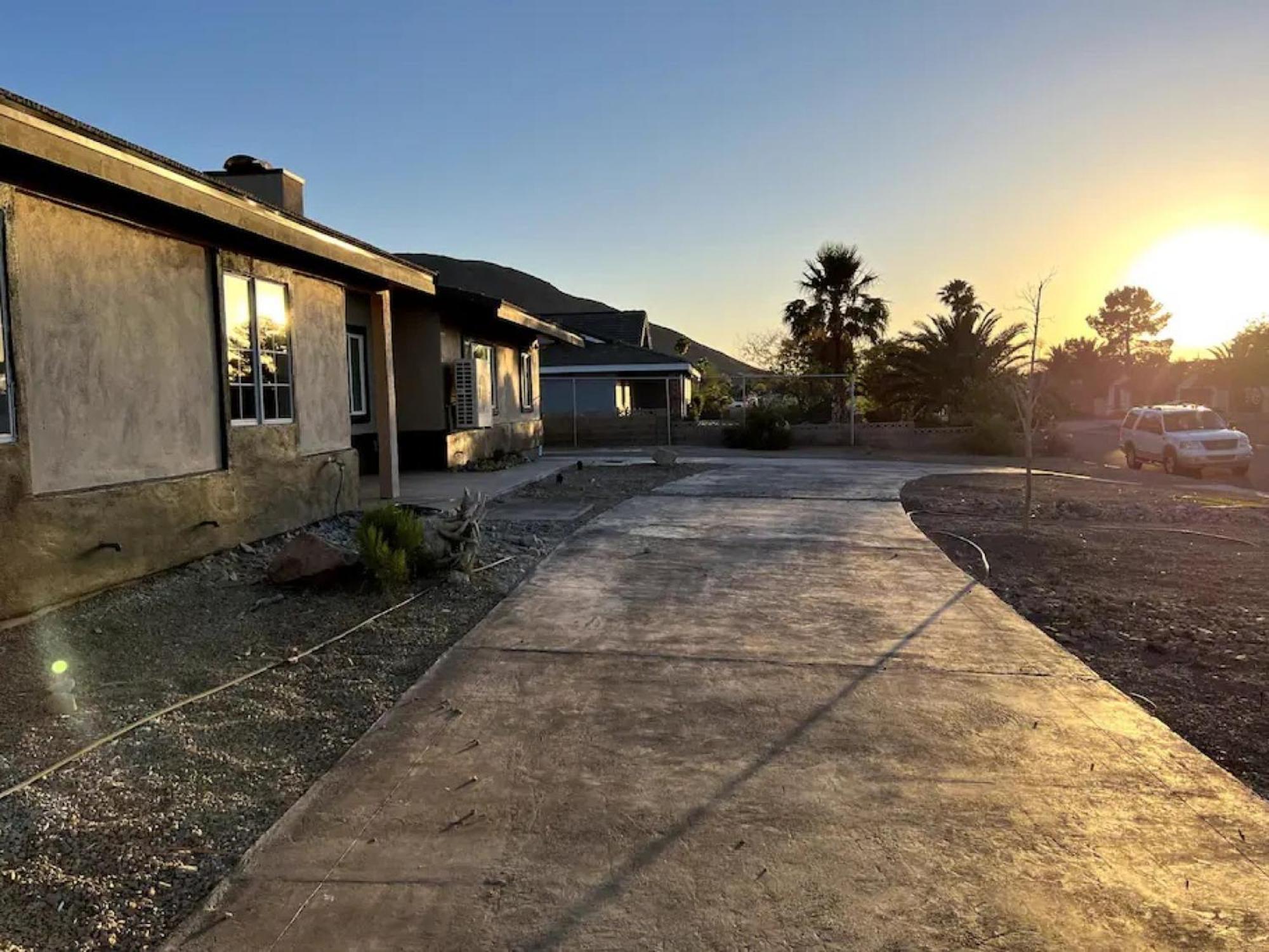 Lux Private Home - Pool, Billiards, 8 Smart Tvs, Board Games, Cotton Bedding - The Stone Sanctuary At Mccullough Hills Trailhead Λας Βέγκας Εξωτερικό φωτογραφία